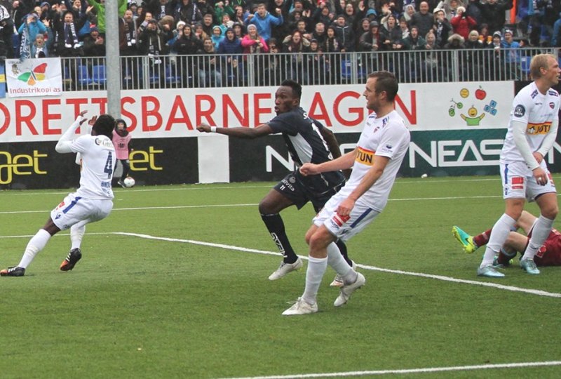 Kristiansund BK - SF 3-2. (Foto: F. Bjerkås)