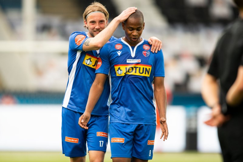 Skien 20200616. Sandefjords Sander Moen Foss (t.v) og Zé Eduardo (José Eduardo de Araújo) etter eliteseriekampen i fotball mellom Odd og Sandefjord på Skagerak Arena.Foto: Trond Reidar Teigen / NTB scanpix