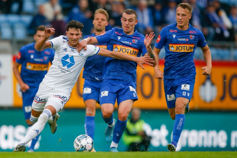 Moldes Rafik Zekhnini, Sandefjords Aleksander Nilsson og Sandefjords Lars Markmanrud under eliteseriekampen i fotball mellom Sandefjord og Molde på Release Arena.Foto: Trond Reidar Teigen / NTB