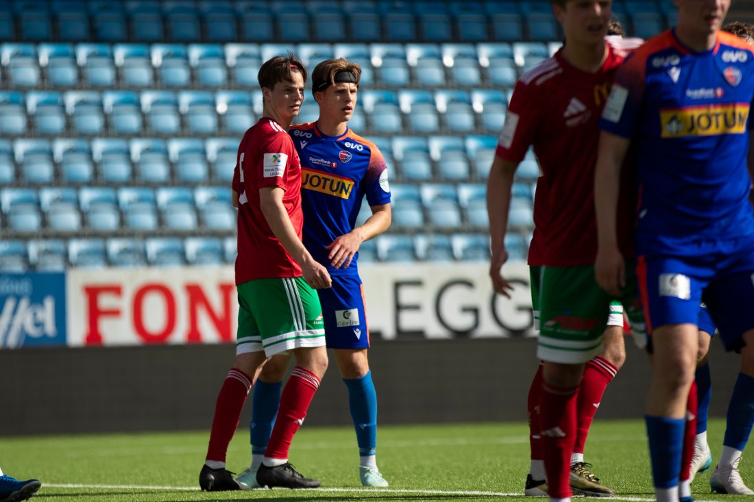 Aleksander er på vei til å score sitt andre for dagen mot Loddefjord.