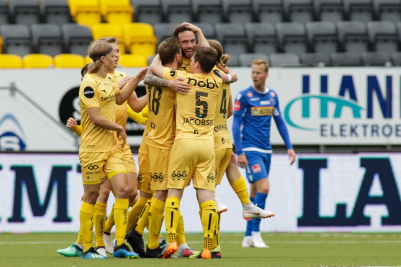 1-1: Glimt feirer scoring under eliteseriekampen mellom Bodø/Glimt og Sandefjord på Aspmyra stadion. (Foto: Mats Torbergsen / NTB scanpix)