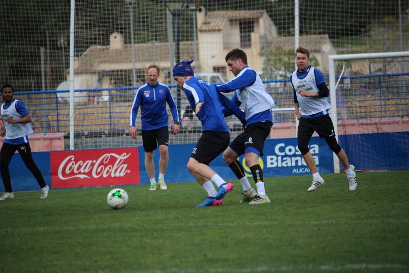 PÅ TOPP: Flamur Kastrati og Erik Mjelde starter på topp mot Dinamo Brest.