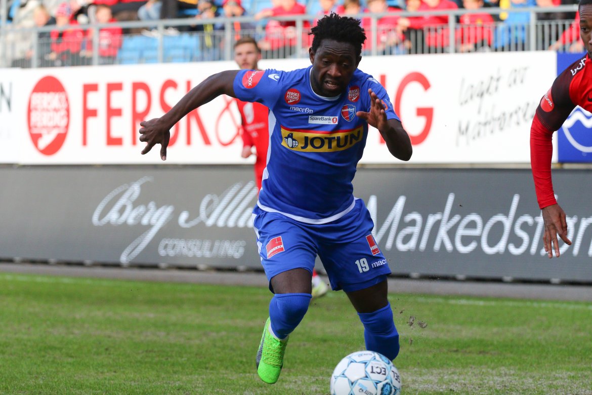 Victor Demba Bindia mot Brann. (Foto: Torstein Flåm)