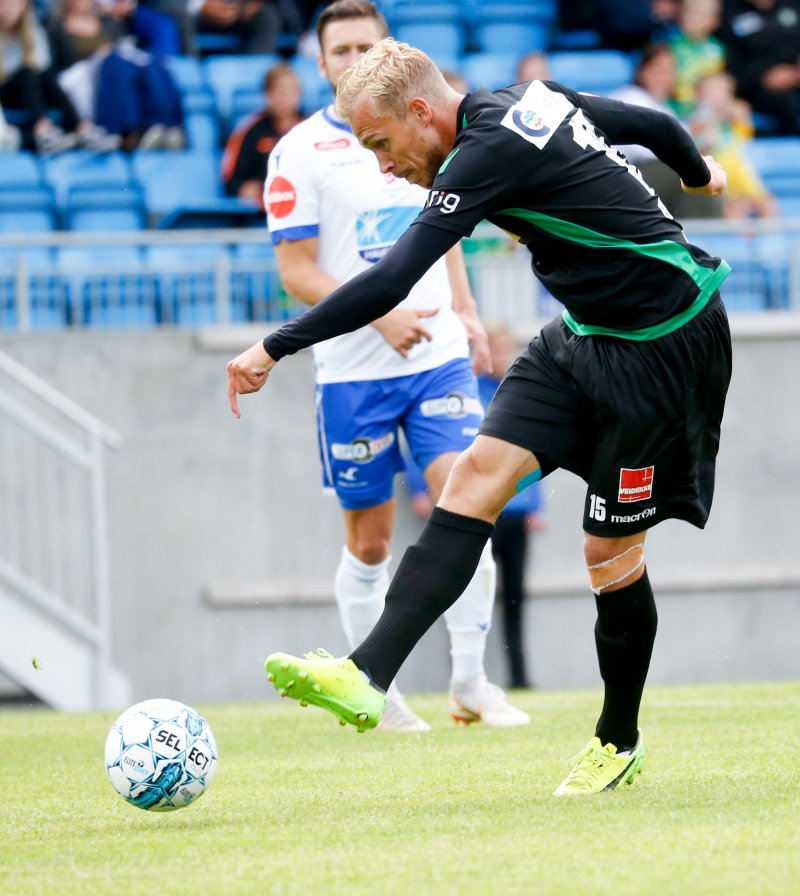 Pontus Engblom fikset to kasser, men det var likevel ikke nok. Foto: Jan Kåre Ness / NTB scanpix