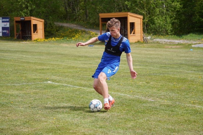 Vetle Walle Egeli i aksjon på Fevang-banen. Foto: Simen Hem