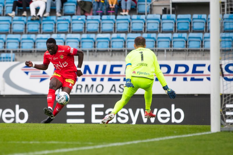 Akor Adams scorer for Lillestrøm i eliteseriekampen i fotball mellom Sandefjord og Lillestrøm på Release Arena.Foto: Trond Reidar Teigen / NTB