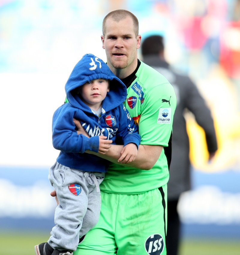 Espen Bugge Pettersen sammen med sønnen Storm. (Foto: Digitalsport)