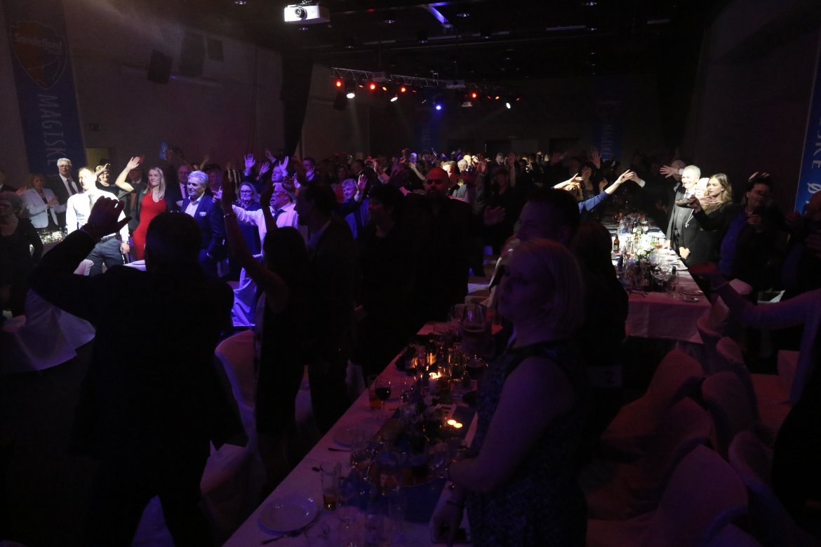 SF AWARDS: Strømstad Spa fylt opp med SF-venner. (Foto: Torstein Flåm)