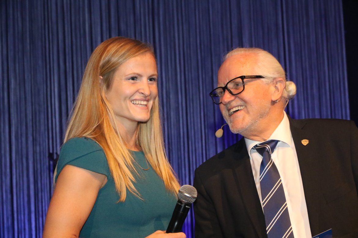 SF KVINNER: Melissa Wiik og Tore Holden. (Foto: Torstein Flåm)