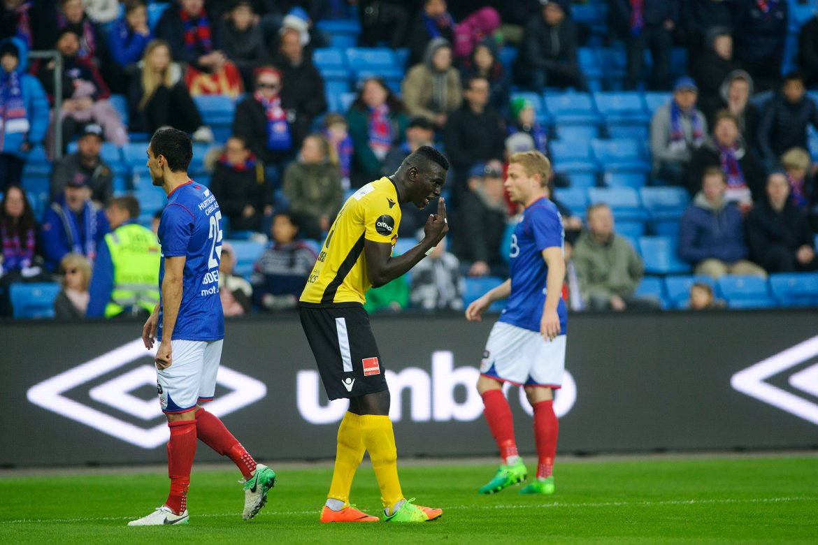 SECK: Abdoulaye Seck kriget som alltid i forsvaret. (Foto: Sjur Stølen/Digitalsport)