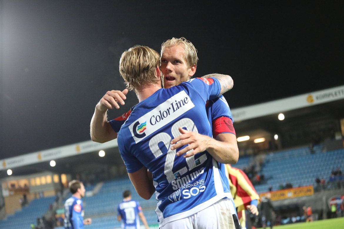 Målscorer André Sødlund og kaptein Lars Grorud etter kampen. (Foto: Torstein Flåm)