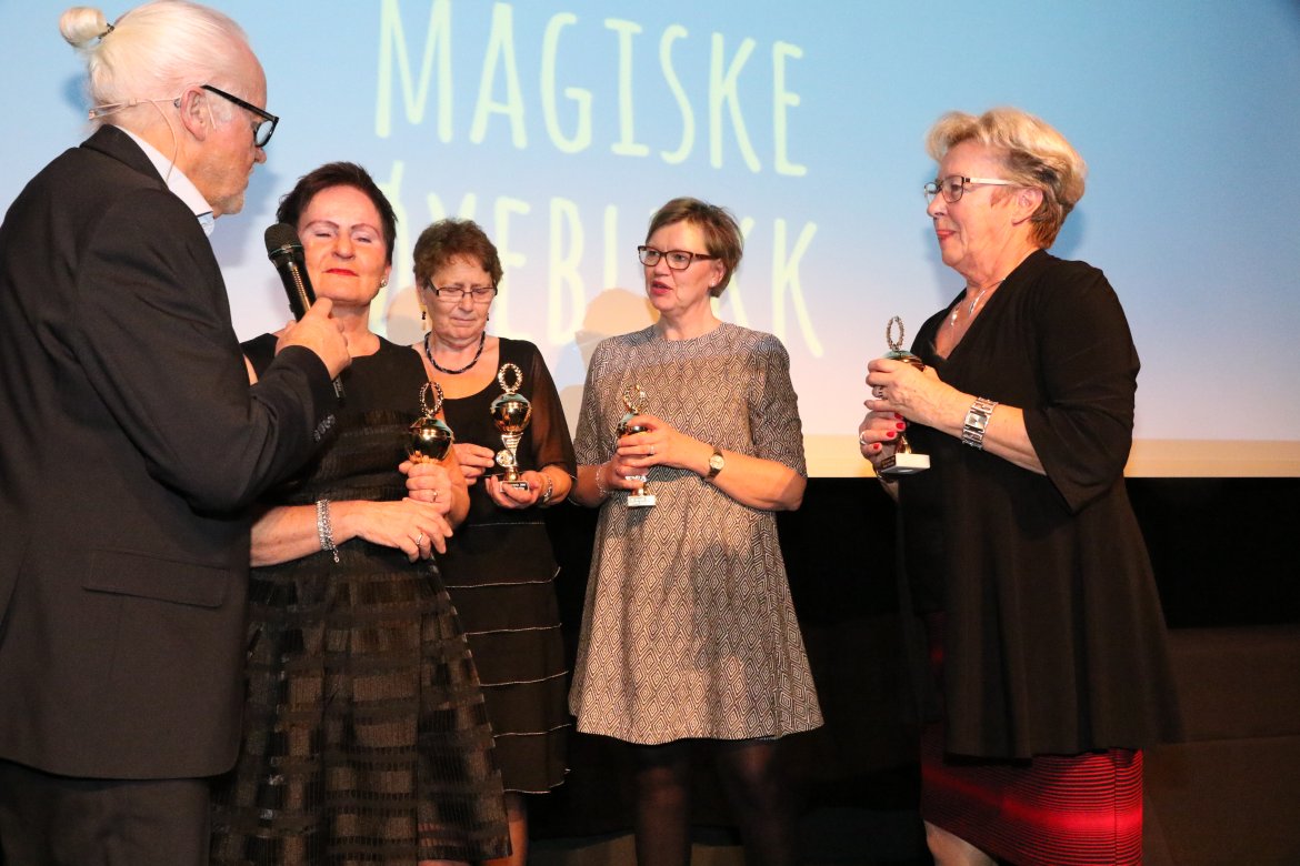 Årets frivillige 2015: Nina Dahlstrøm, May Johansen, Trine Johansen og Kari Thorsen. (Foto: Torstein Flåm)